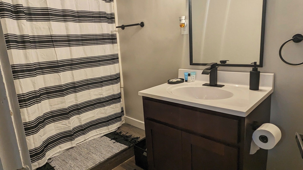 Photo of Bathroom in Lorain