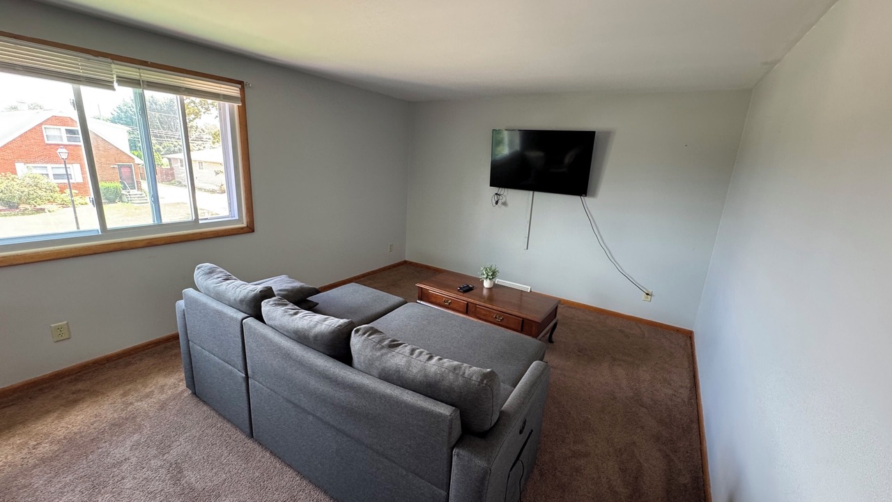 Photo of Livingroom in Cheektowaga