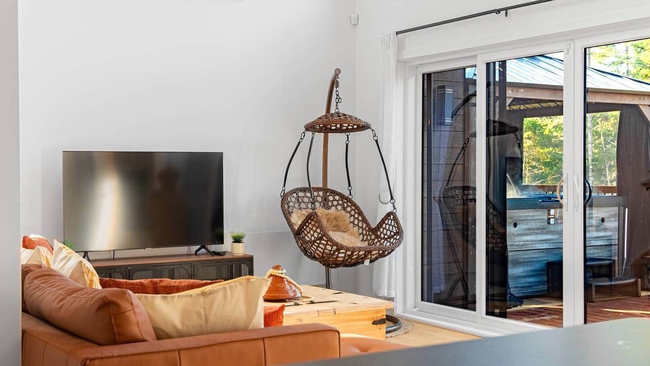 Photo of Livingroom in Lac-Swell