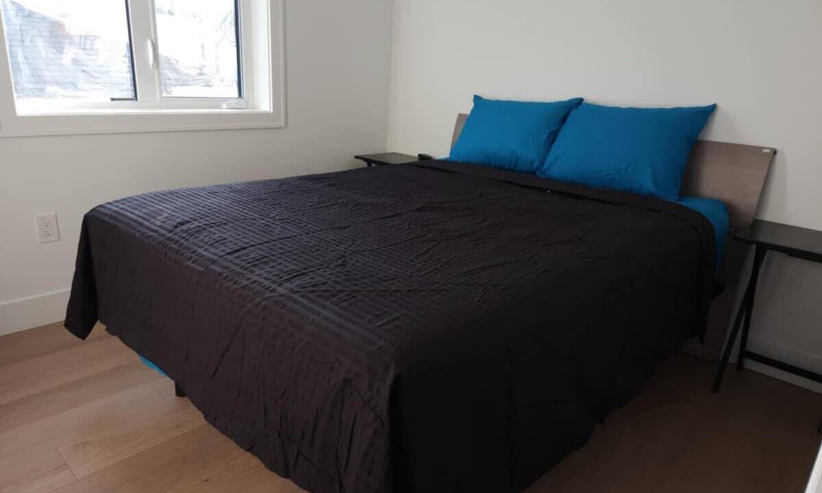 Photo of Bedroom in Renfrew-Collingwood