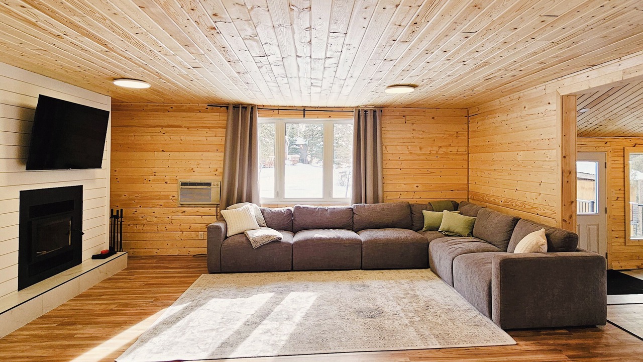 Photo of Livingroom in Falcon Beach