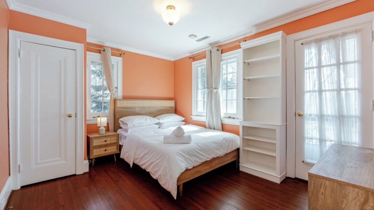 Photo of Bedroom in Lawrence Park