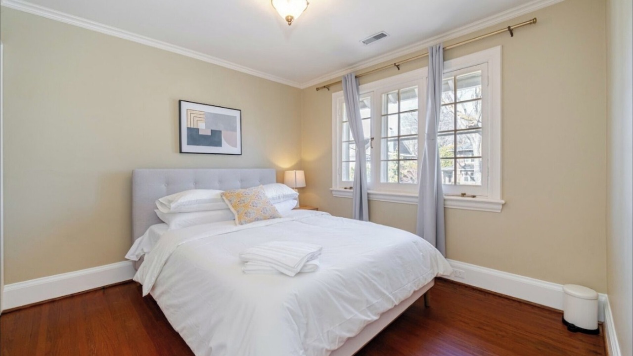 Photo of Bedroom in Lawrence Park
