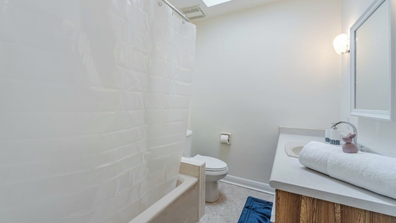 Photo of Bathroom in Lawrence Park