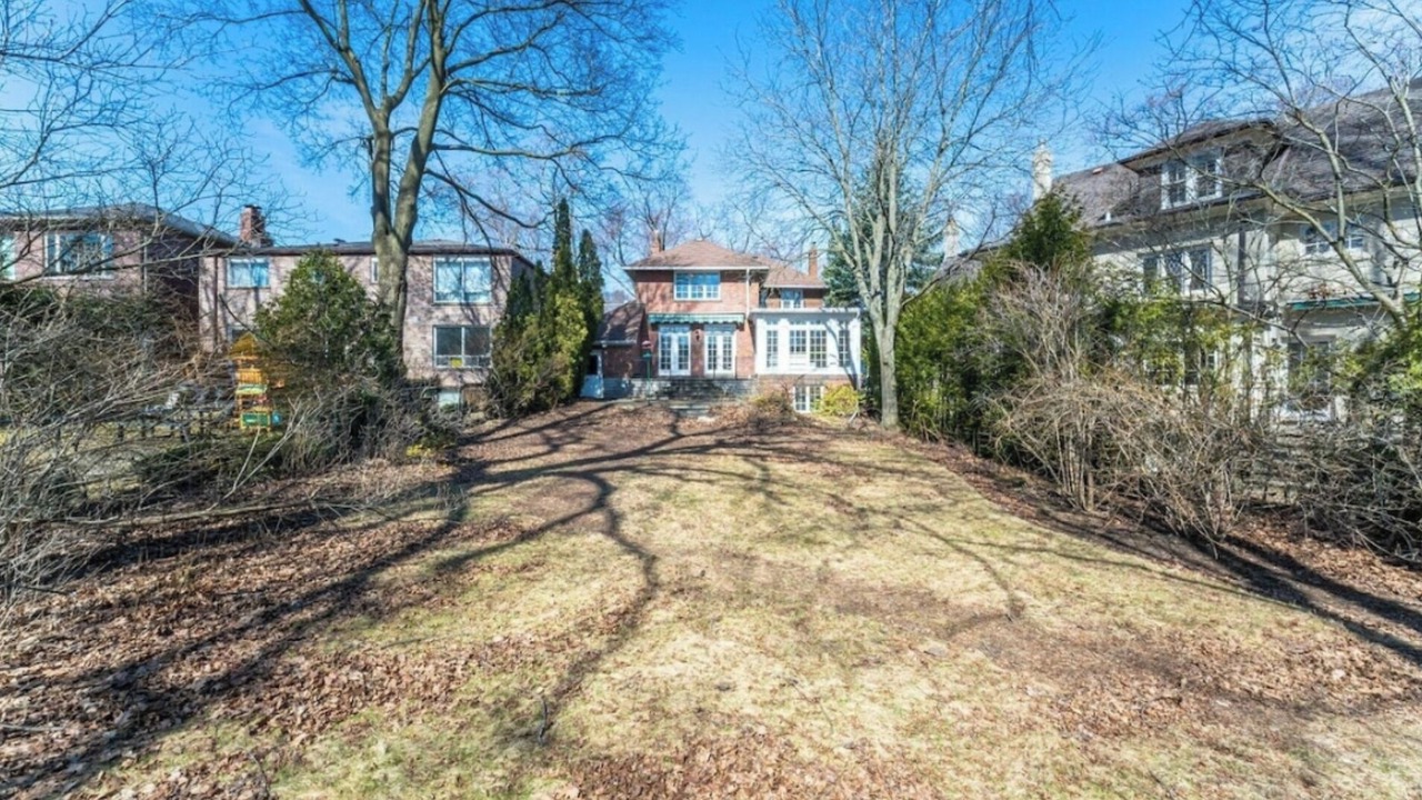 Photo of Outdoor in Lawrence Park