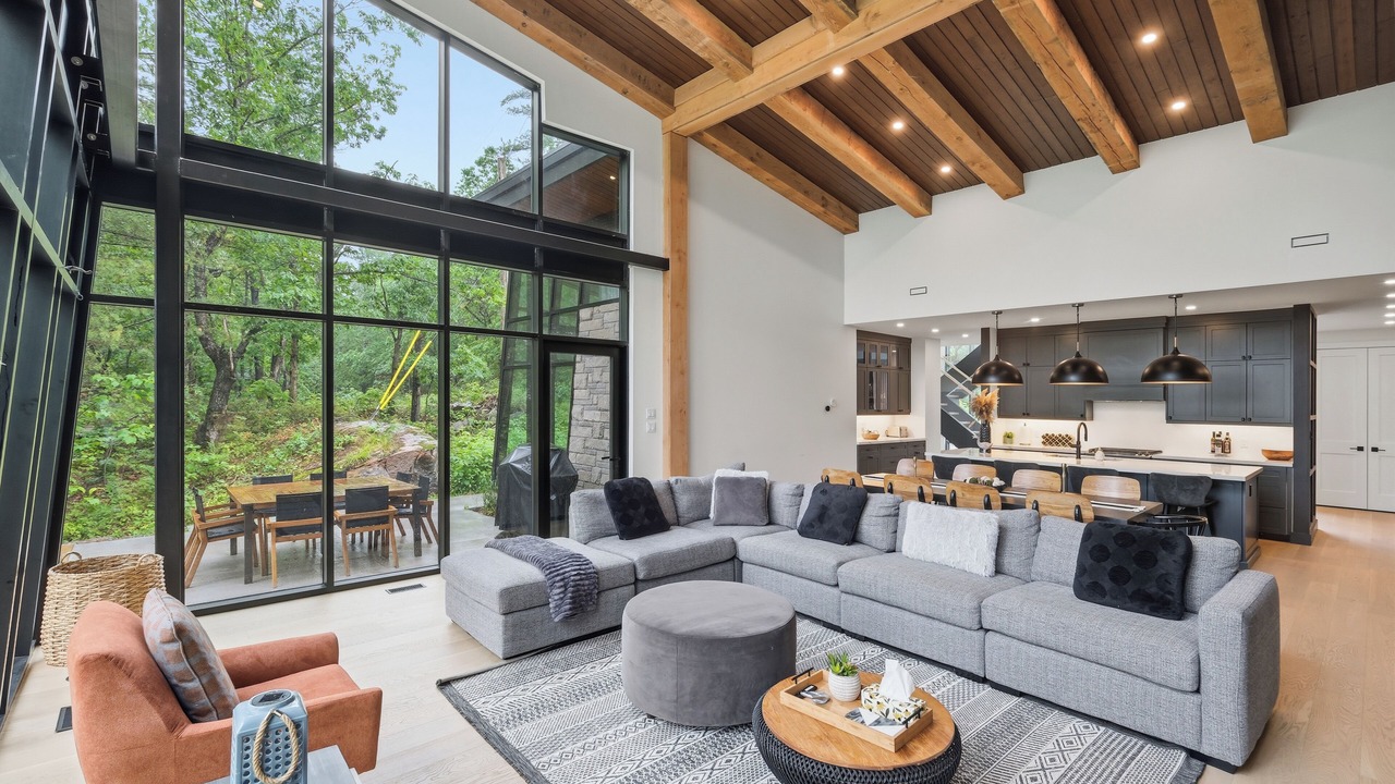 Photo of Livingroom in Gravenhurst