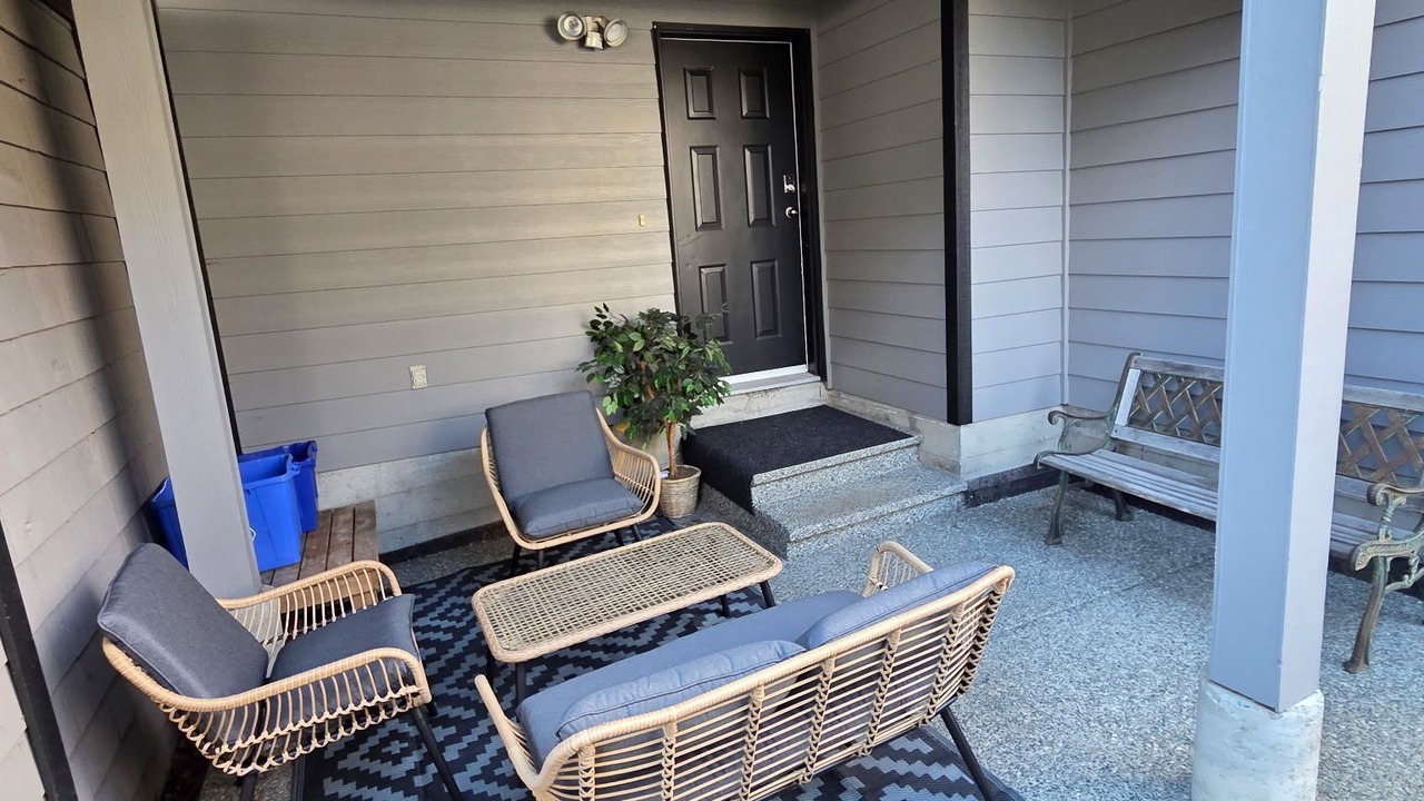 Photo of Patio Balcony in Saanich East
