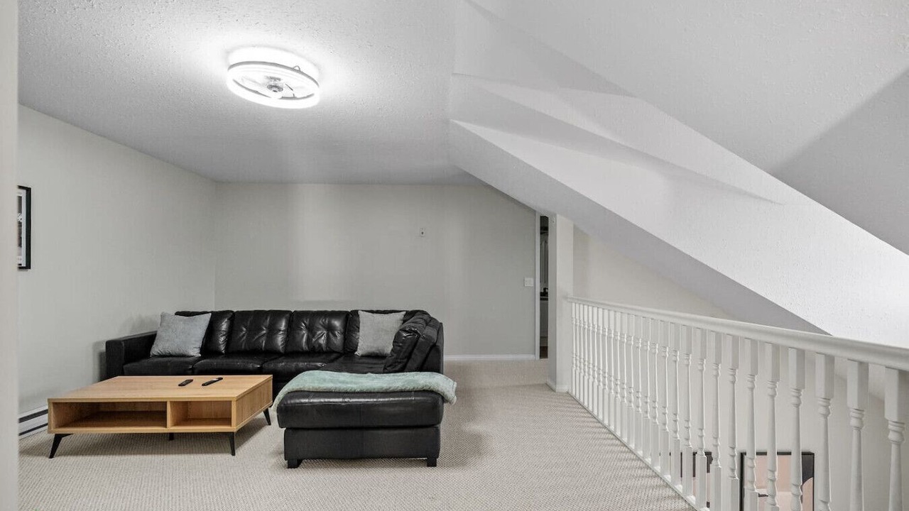 Photo of Livingroom in Radium Hot Springs