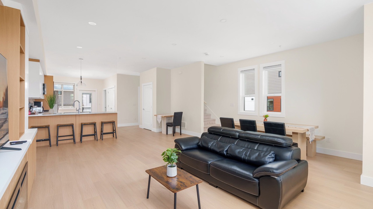 Photo of Livingroom in Willoughby