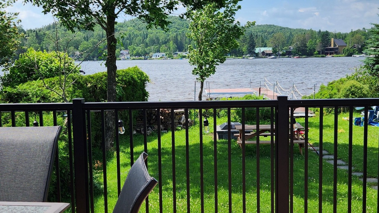 Photo of Outdoor in Adstock