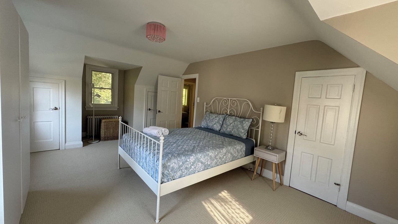 Photo of Bedroom in Newtonbrook