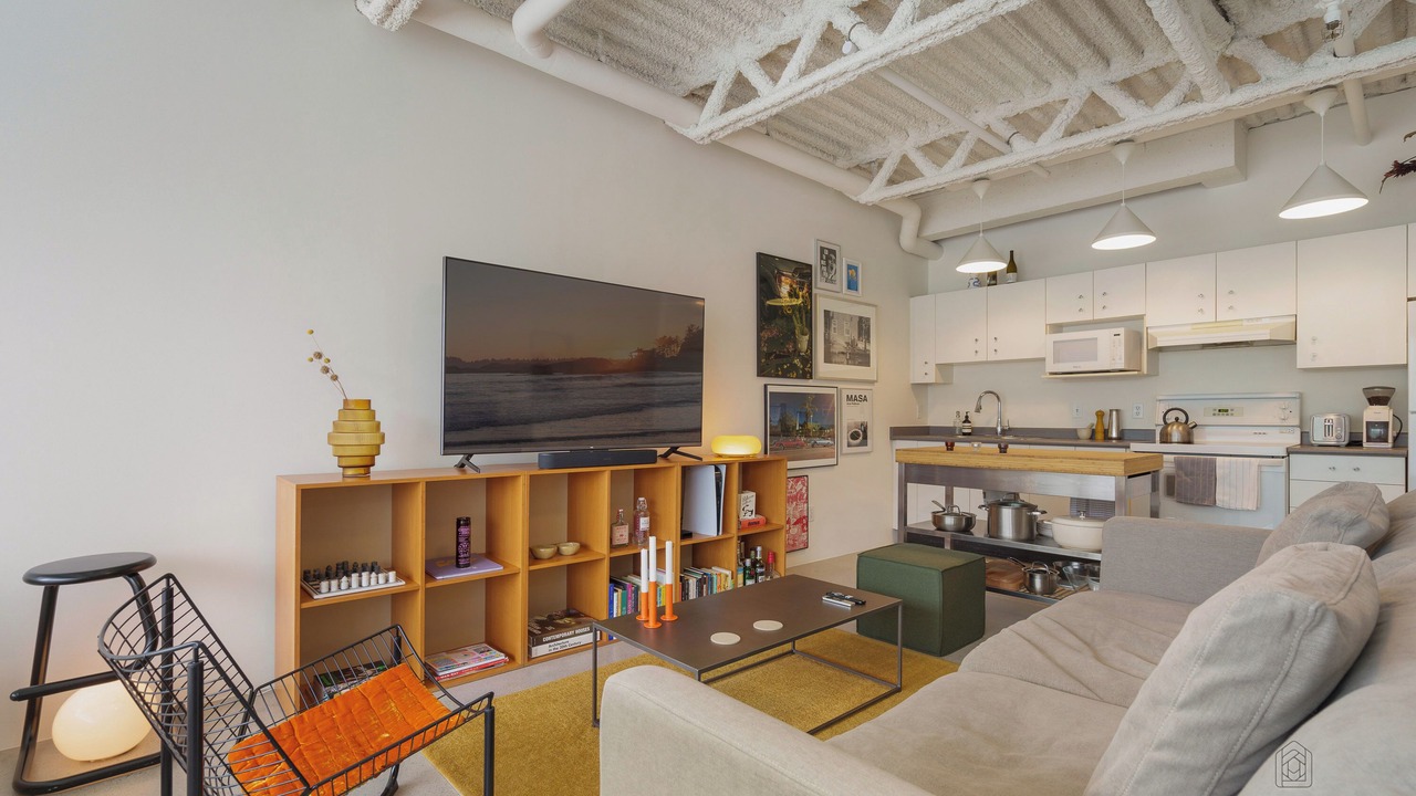 Photo of Livingroom in Mount Pleasant