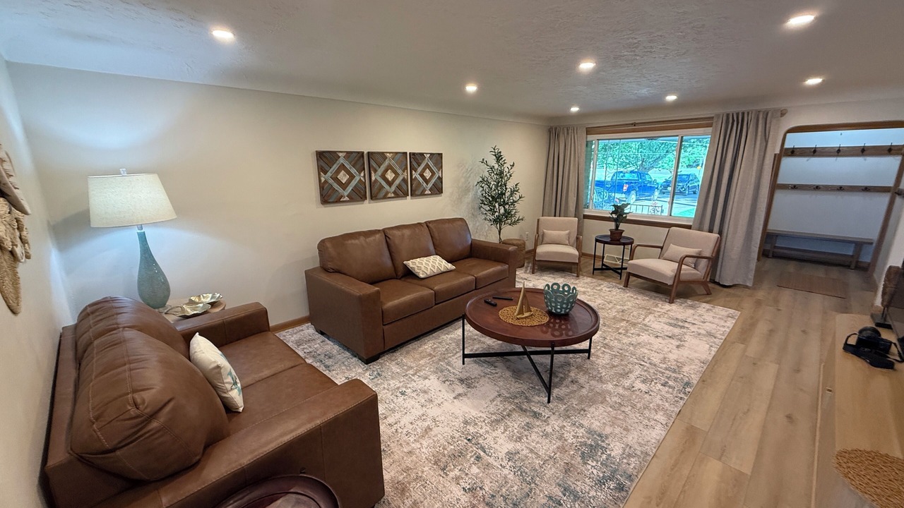 Photo of Livingroom in Lorain