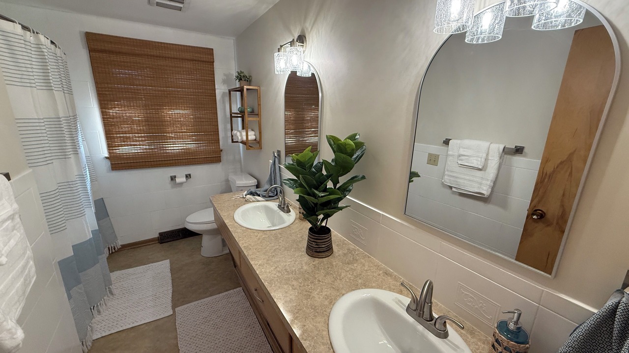 Photo of Bathroom in Lorain