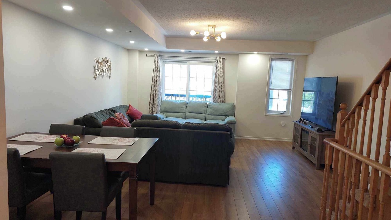 Photo of Livingroom in Durham Region