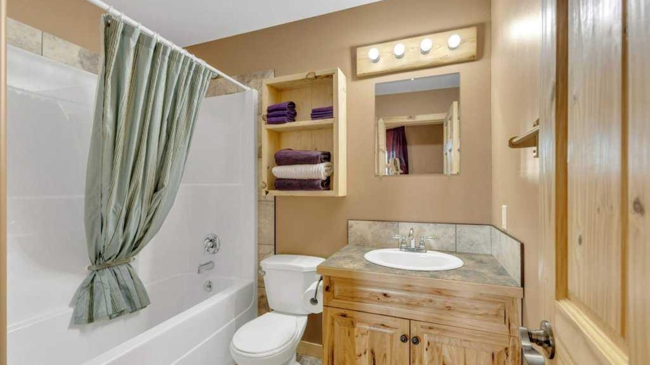 Photo of Bathroom in Nordegg