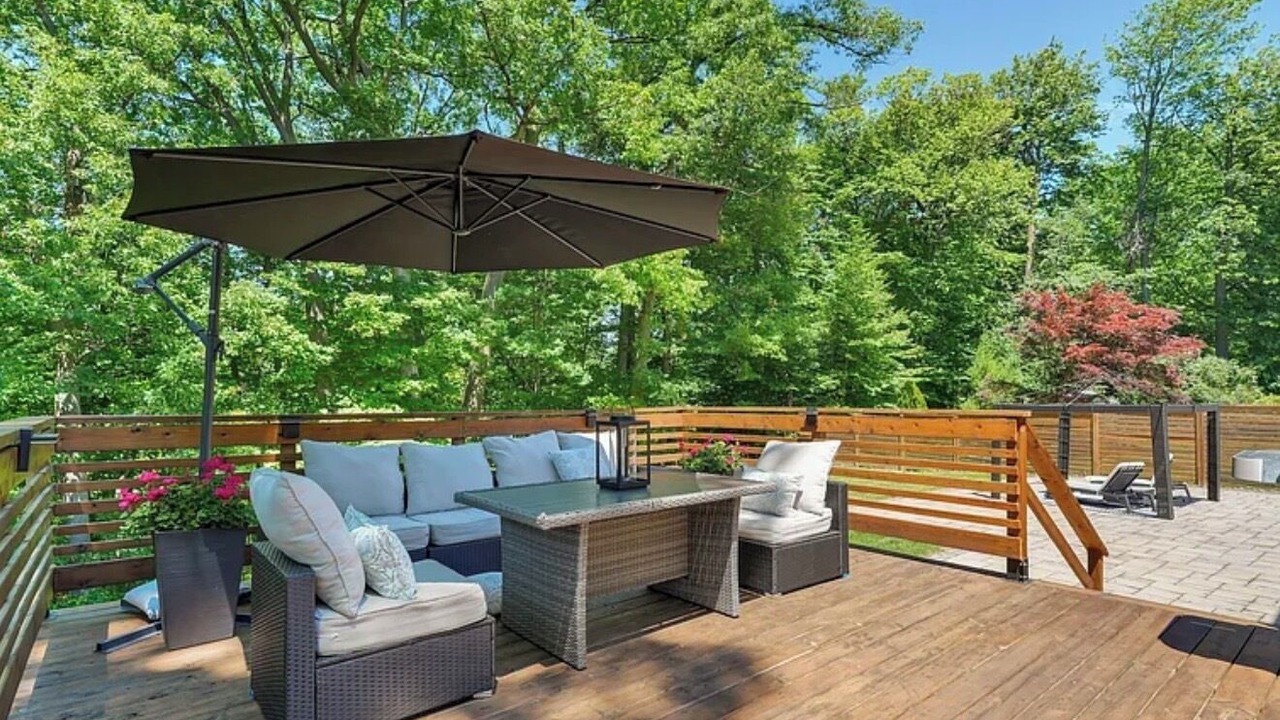 Photo of Patio Balcony in Maple Leaf