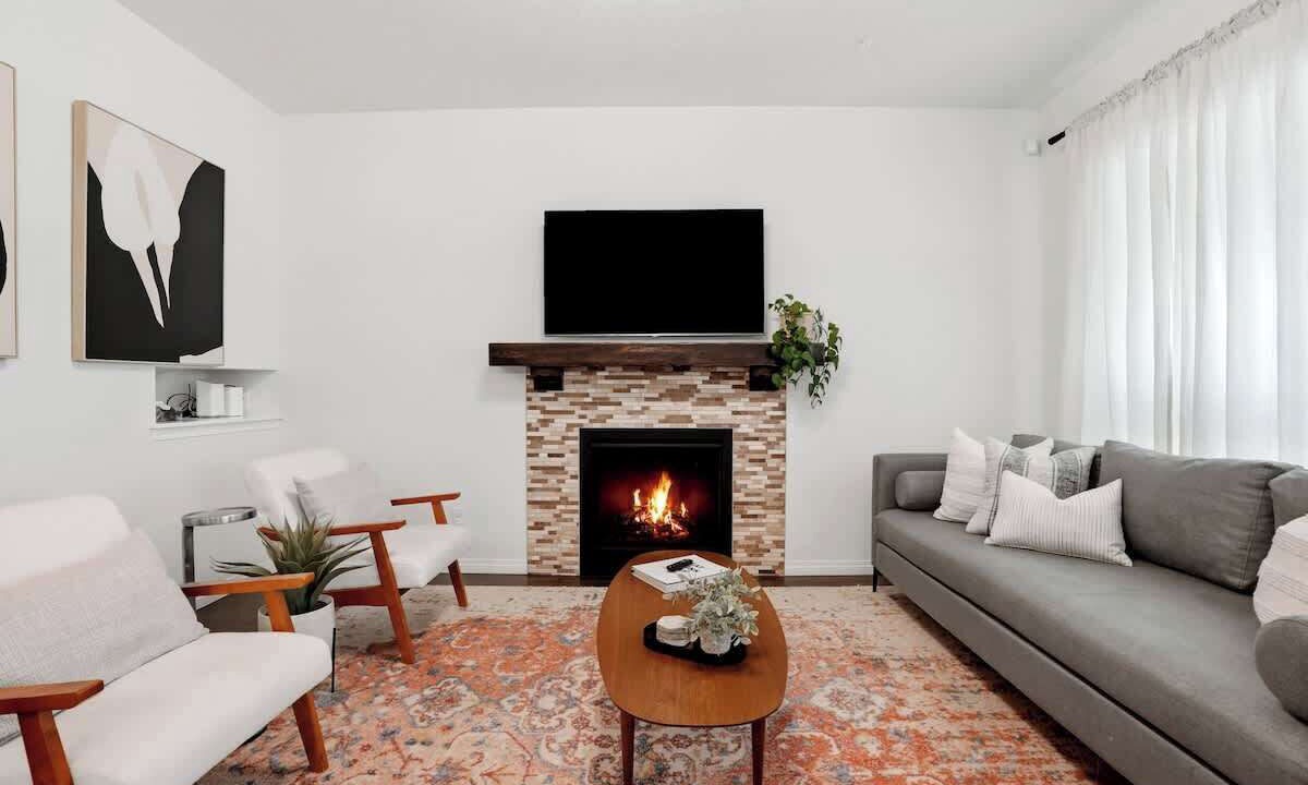 Photo of Livingroom in Cranston