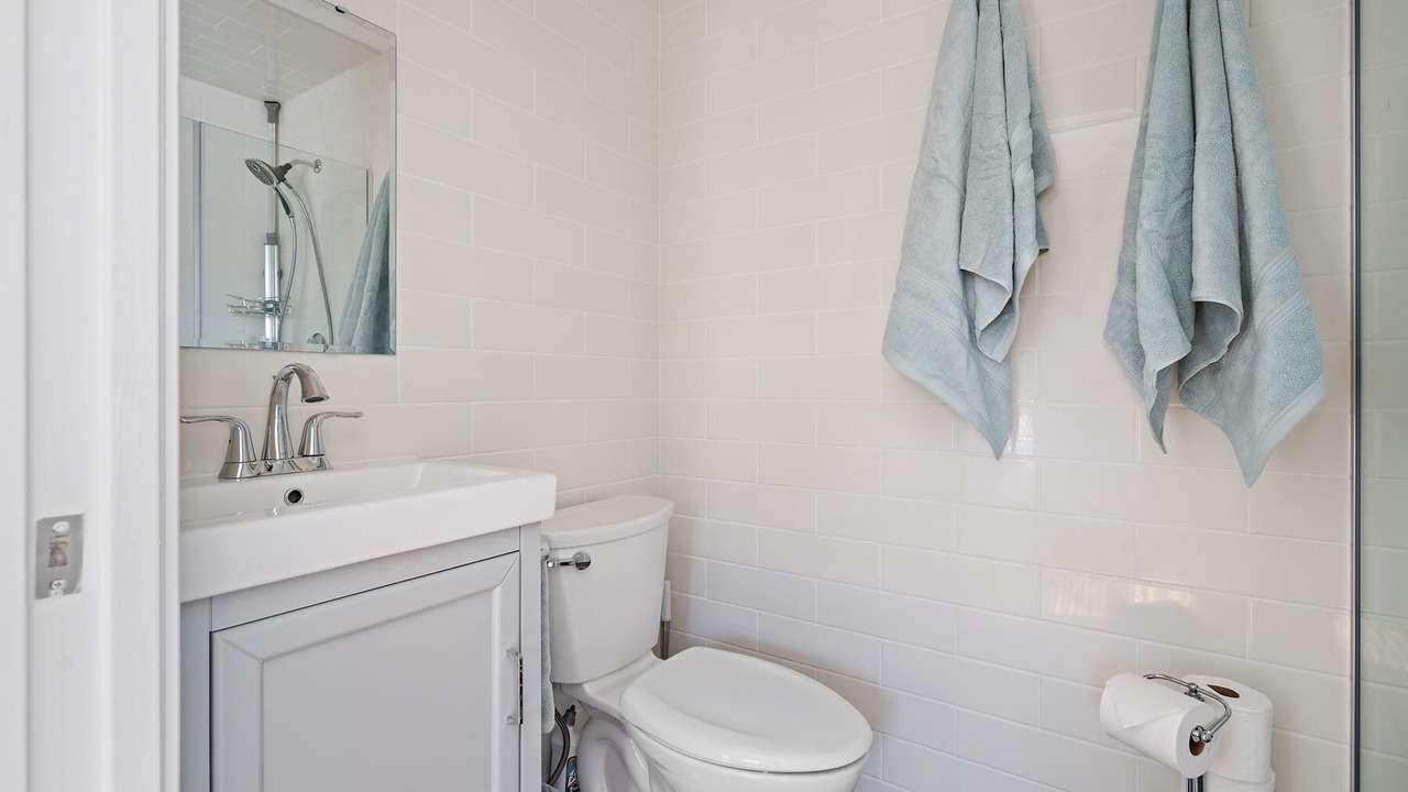 Photo of Bathroom in James Bay