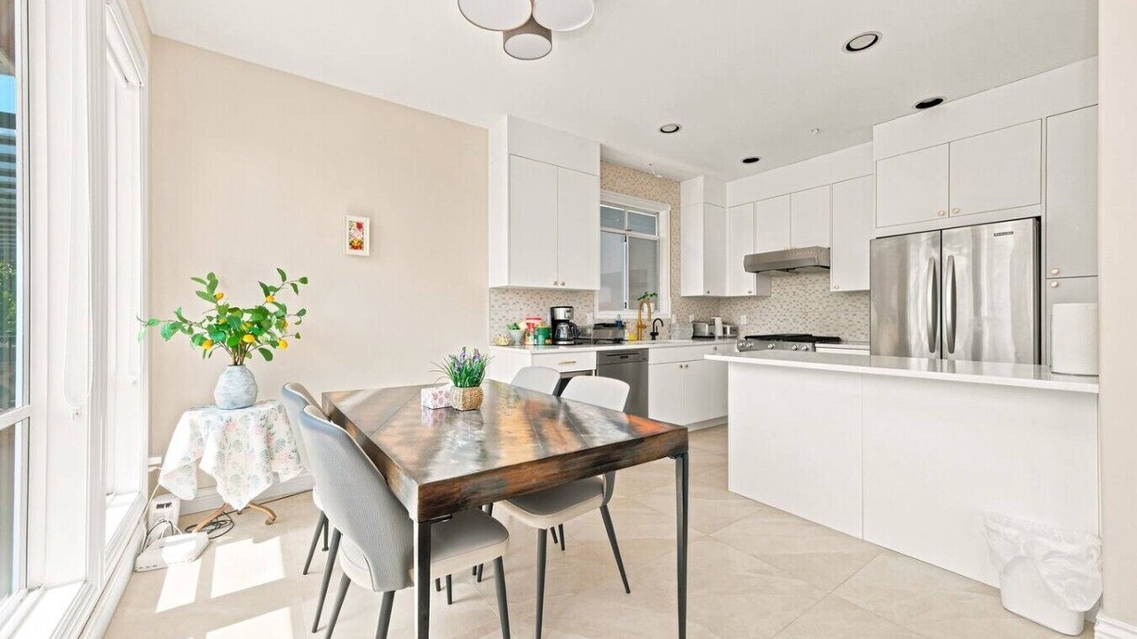 Photo of Kitchen in Arbutus Ridge