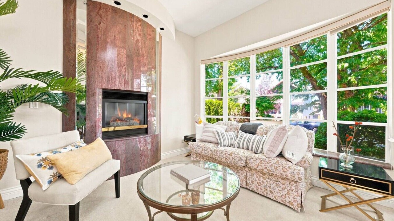 Photo of Livingroom in Arbutus Ridge