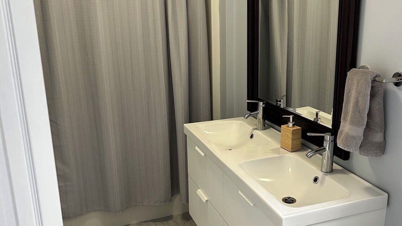 Photo of Bathroom in Courtenay