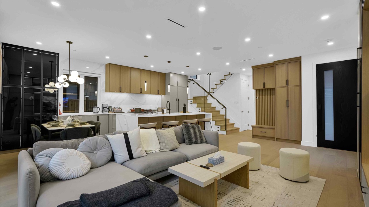 Photo of Livingroom in Kerrisdale