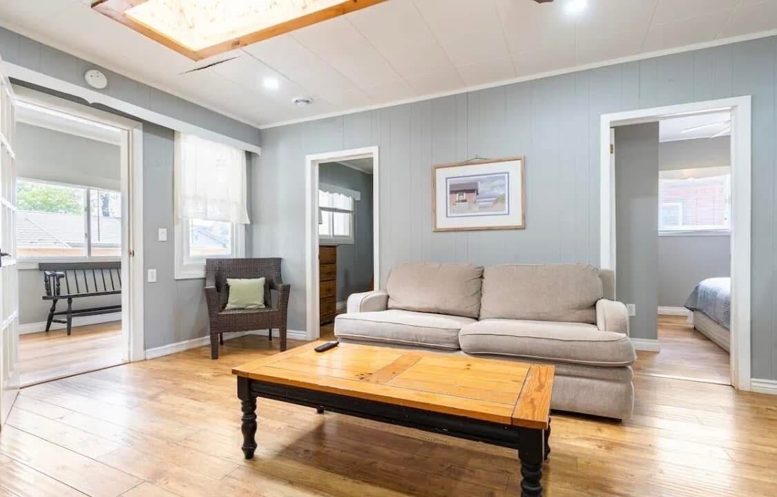 Photo of Livingroom in Grand Bend