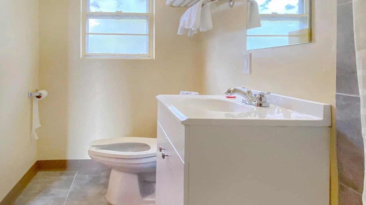 Photo of Bathroom in North Lima