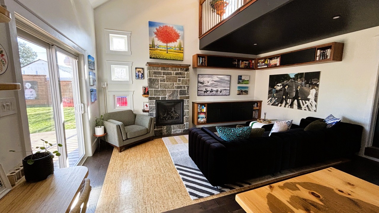 Photo of Livingroom in Kingston