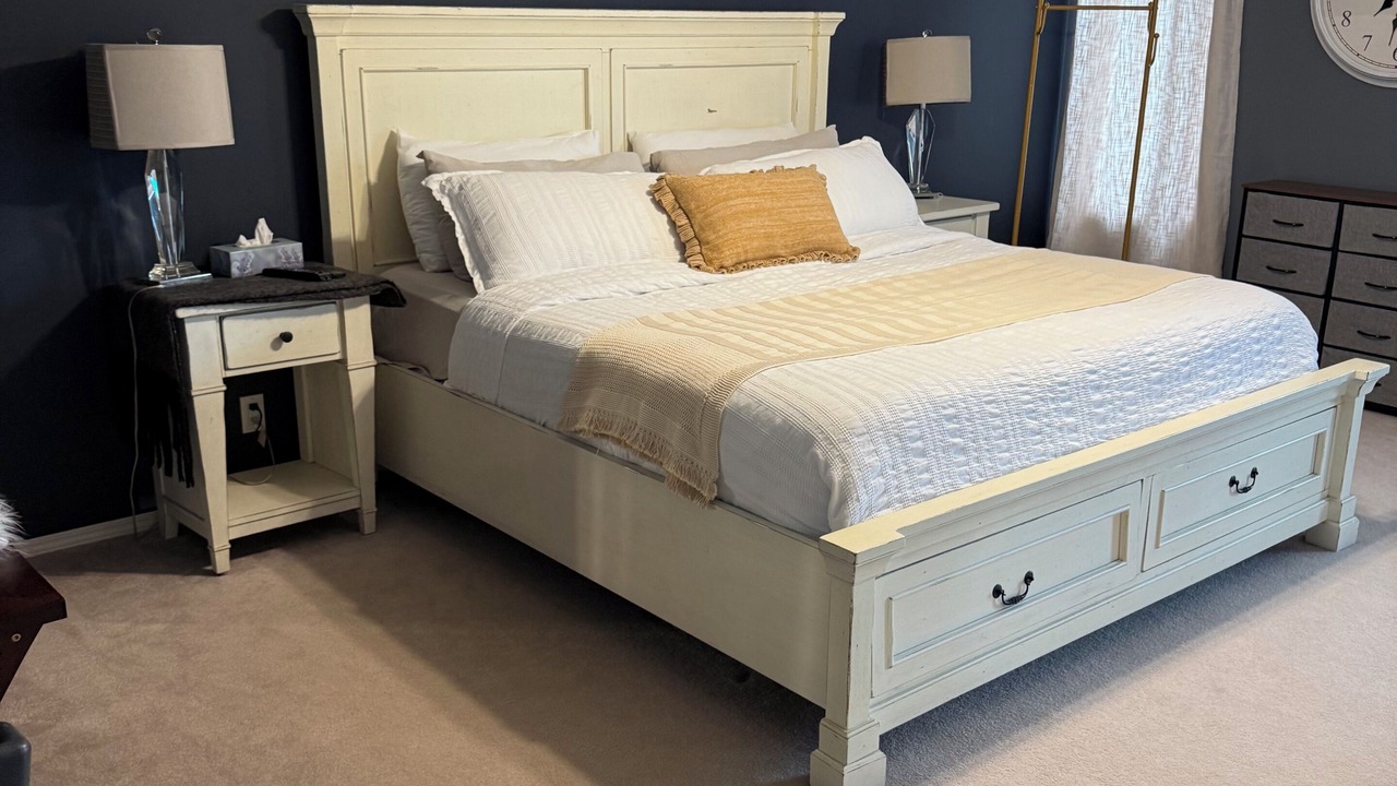 Photo of Bedroom in Markerville