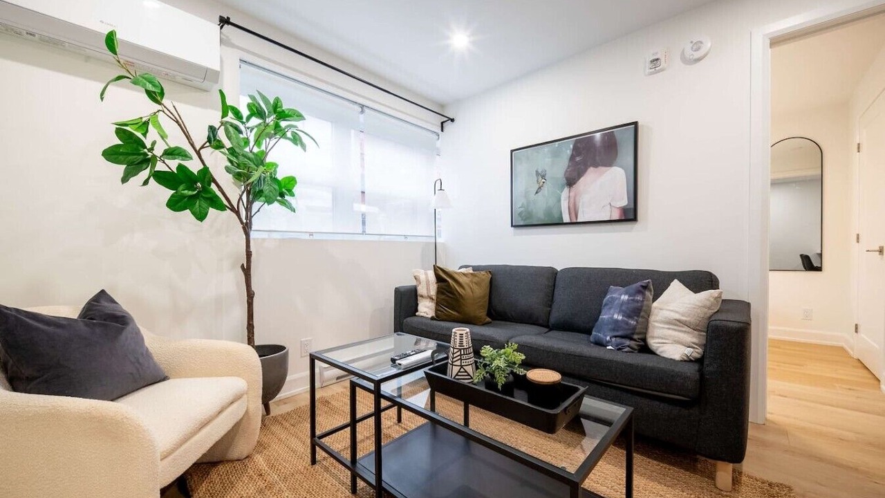 Photo of Livingroom in Centretown