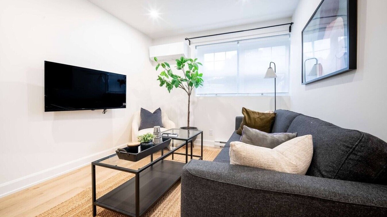 Photo of Livingroom in Centretown