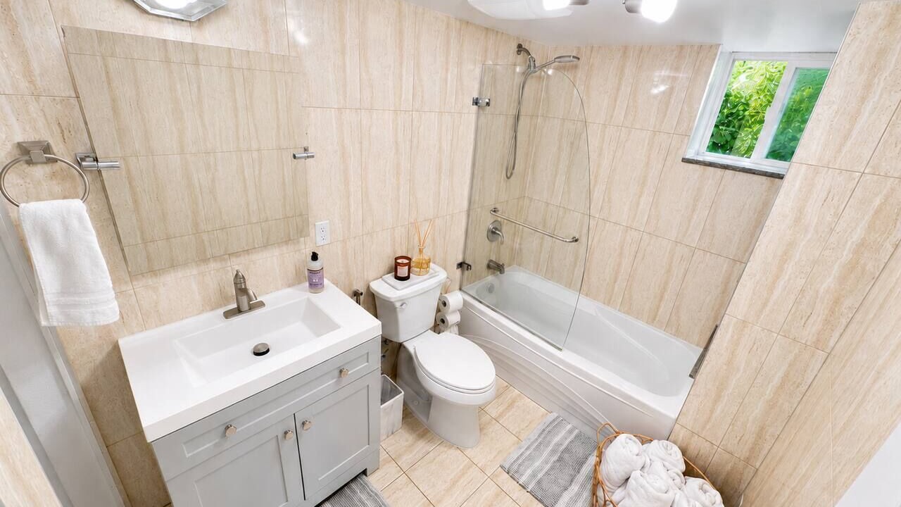 Photo of Bathroom in District of North Vancouver