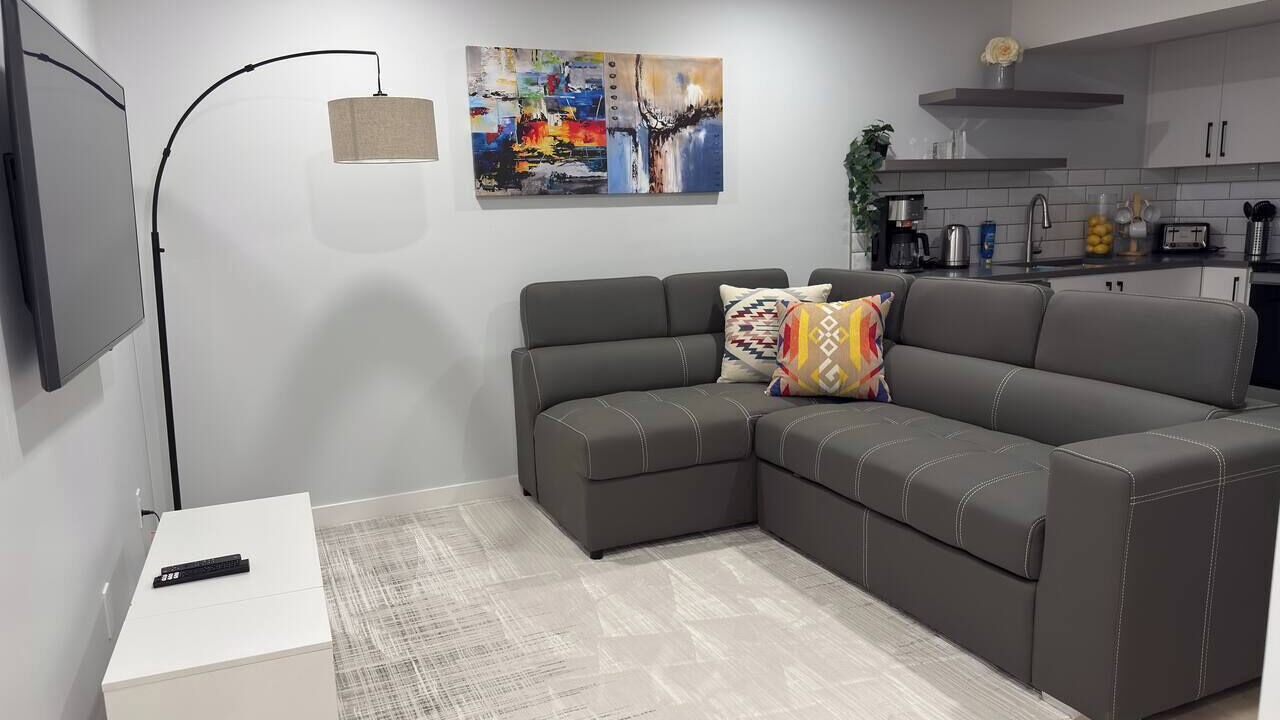 Photo of Livingroom in Leduc