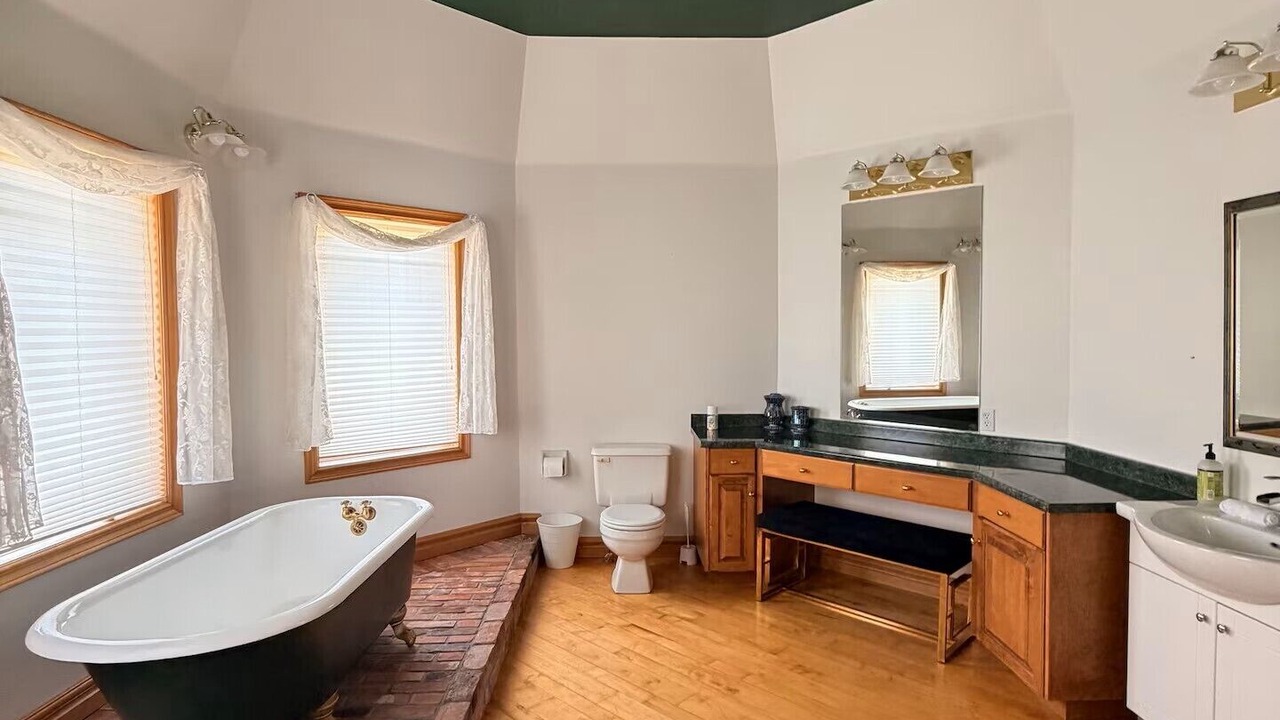 Photo of Bathroom in Welland