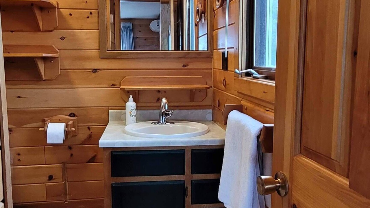 Photo of Bathroom in Carling