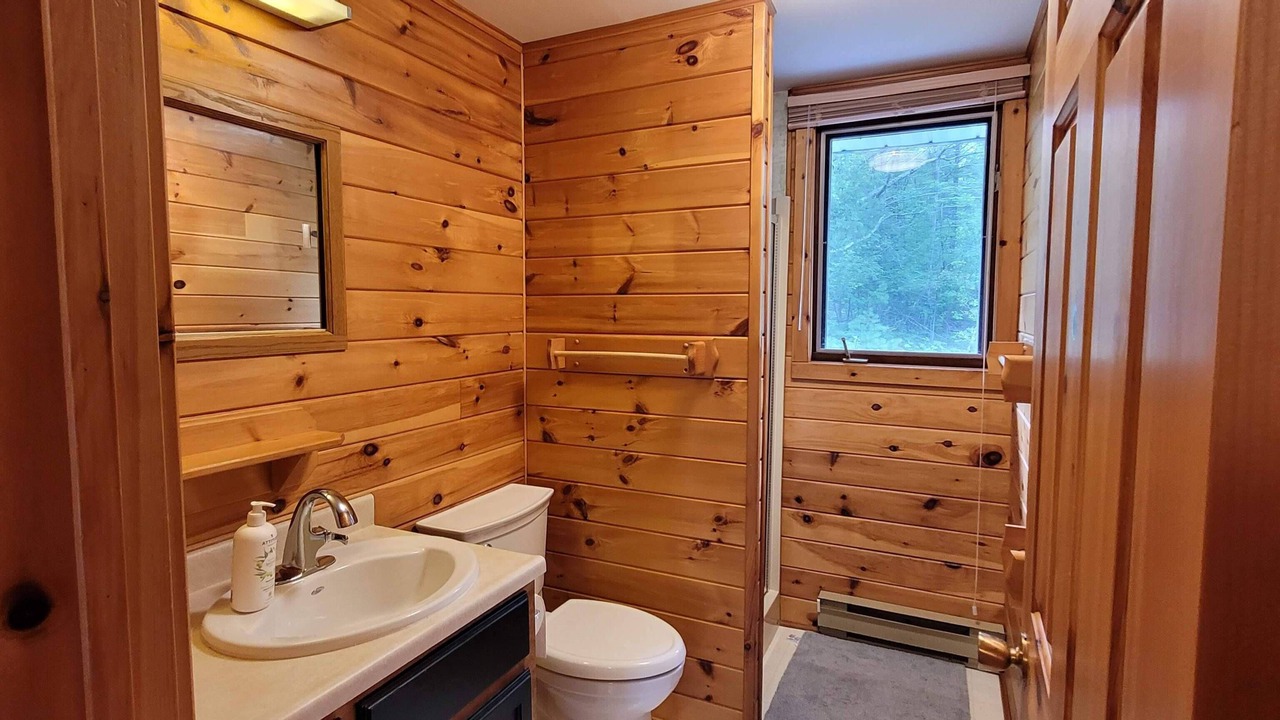 Photo of Bathroom in Carling