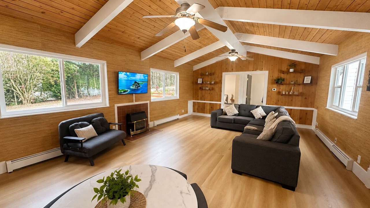 Photo of Livingroom in Surrey Newton
