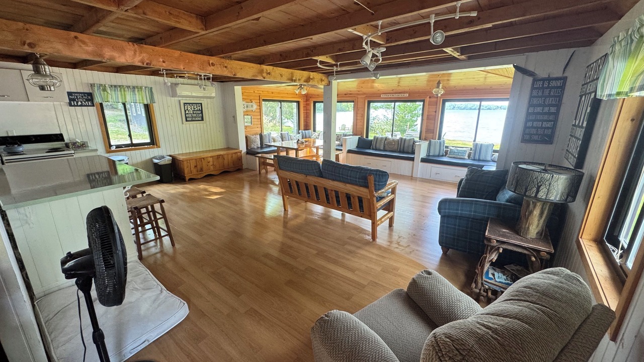 Photo of Livingroom in Lee