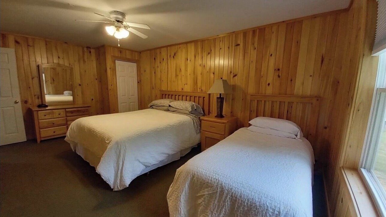 Photo of Bedroom in Green Gables