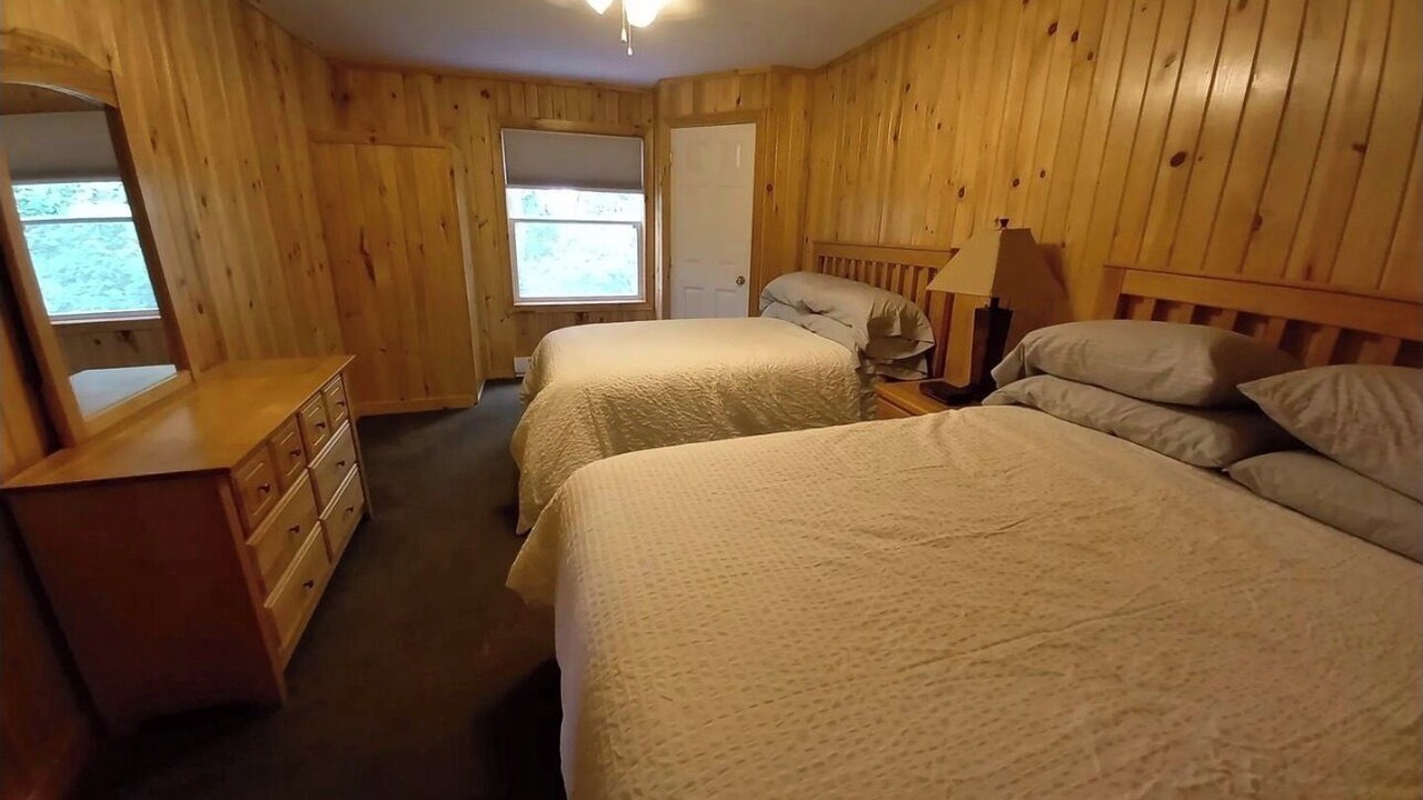 Photo of Bedroom in Green Gables