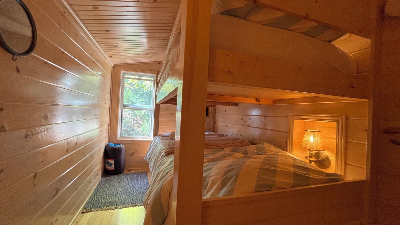Photo of Bedroom in Lansdowne