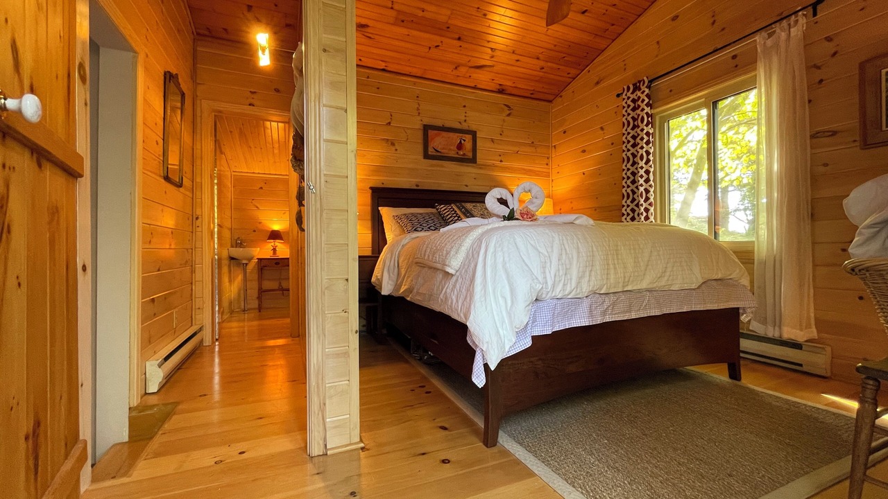 Photo of Bedroom in Lansdowne