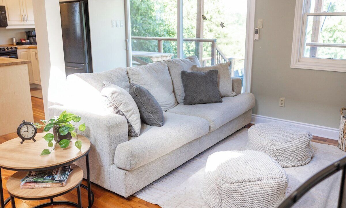 Photo of Livingroom in Fenelon Falls