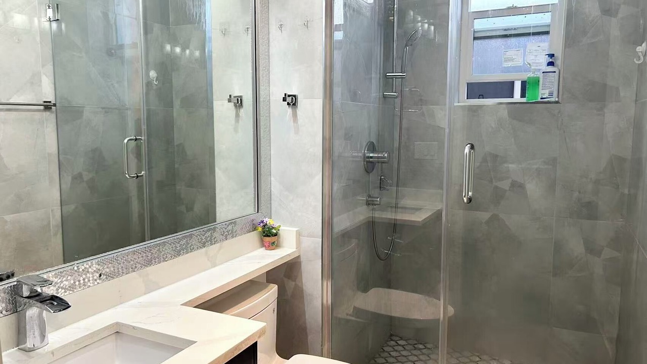Photo of Bathroom in Sunset