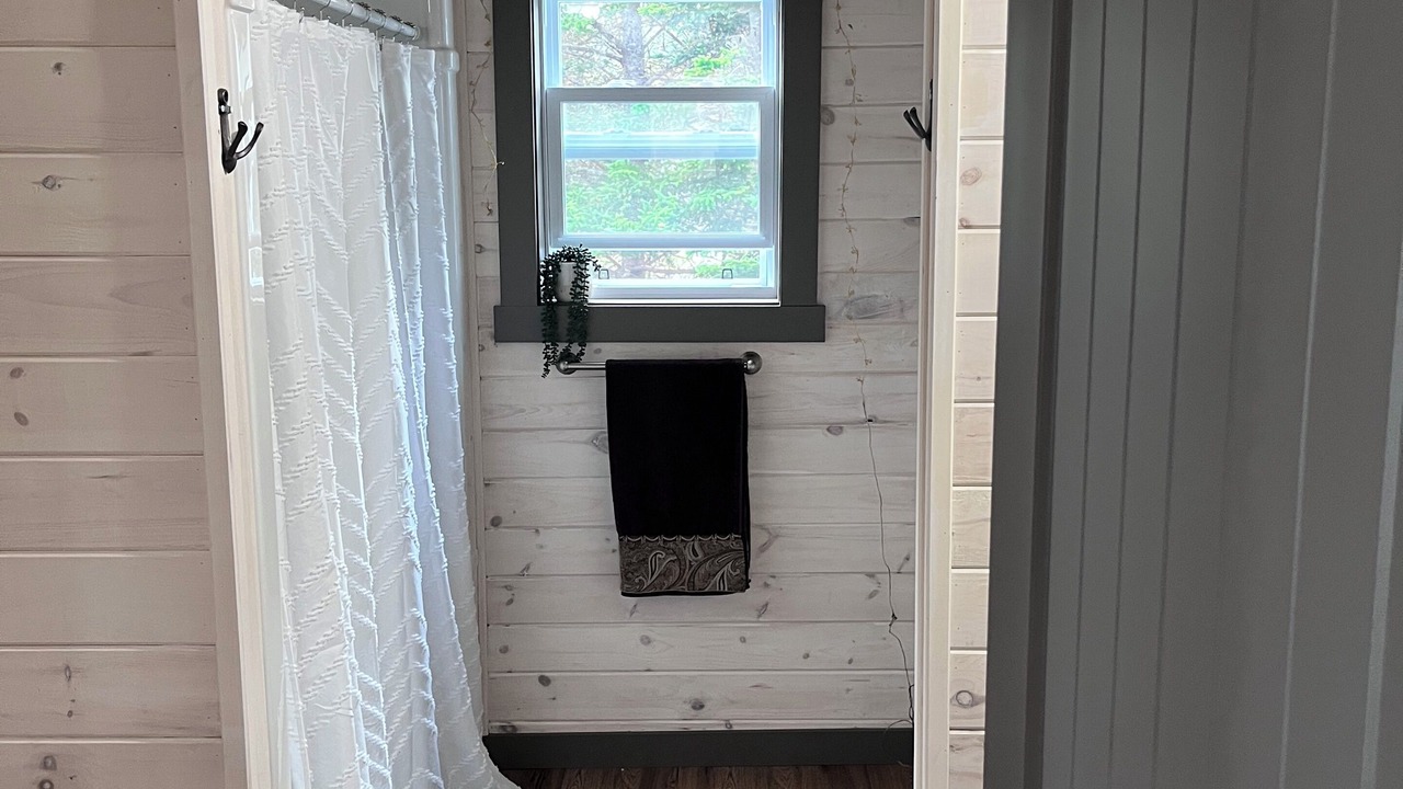Photo of Bathroom in Elliston