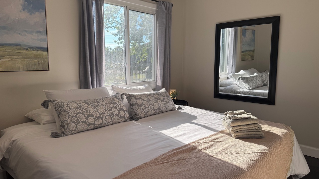 Photo of Bedroom in Crystal Beach