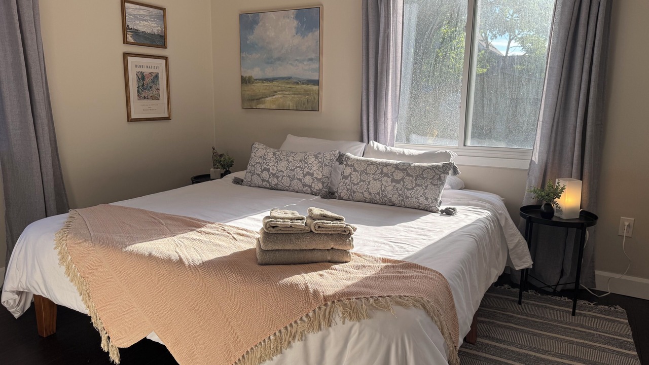 Photo of Bedroom in Crystal Beach