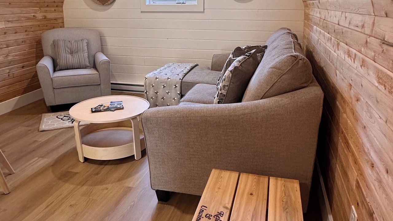 Photo of Livingroom in New Haven-Riverdale